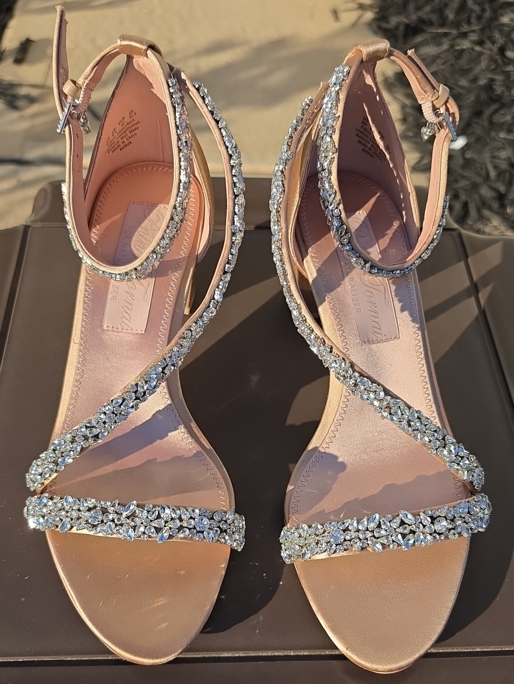 Naturalizer Embellished Block Heel Sandals Size 9 Dressy Date Night Champagne